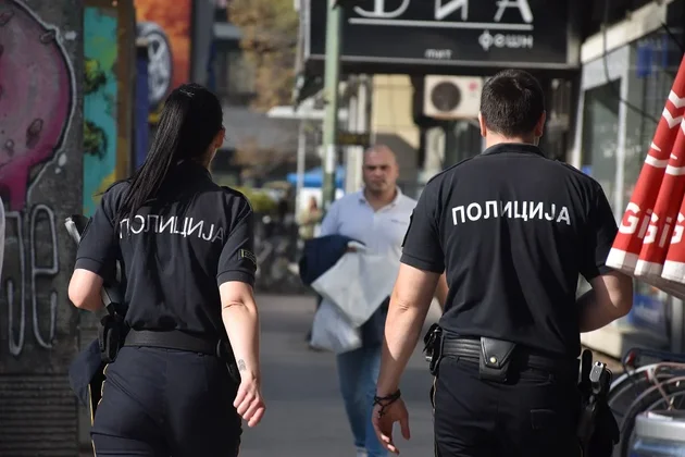 Биди полицаец – се бараат 150 нови полицајци – услов: да не се членови на партија