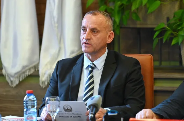 Директорот на Неврологија, Фатмир Меџити, бил хонорарец на Министерството за здравство за 1.000 евра месечно