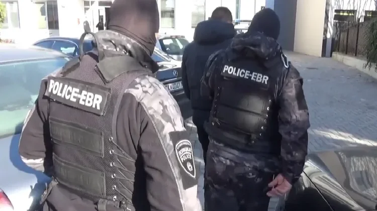 Откриена дилерска група, шверцувала кокаин од Холандија